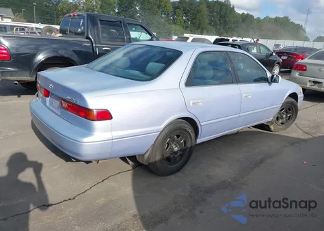 1997 Toyota Camry Le z USA, uszkodzony, nr VIN 4T1BG22K3VU006160